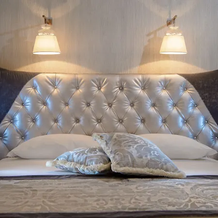 Hotel Palazzo Veneziano - Collection