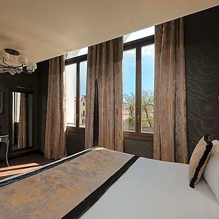 Hotel Palazzo Veneziano - Collection